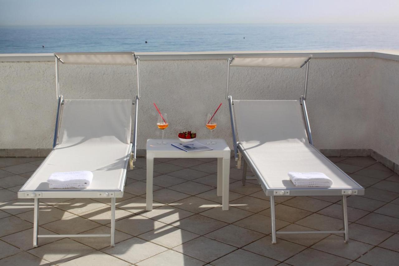 Dimora Grazia In Riva Al Mare Apartment Монополи Екстериор снимка