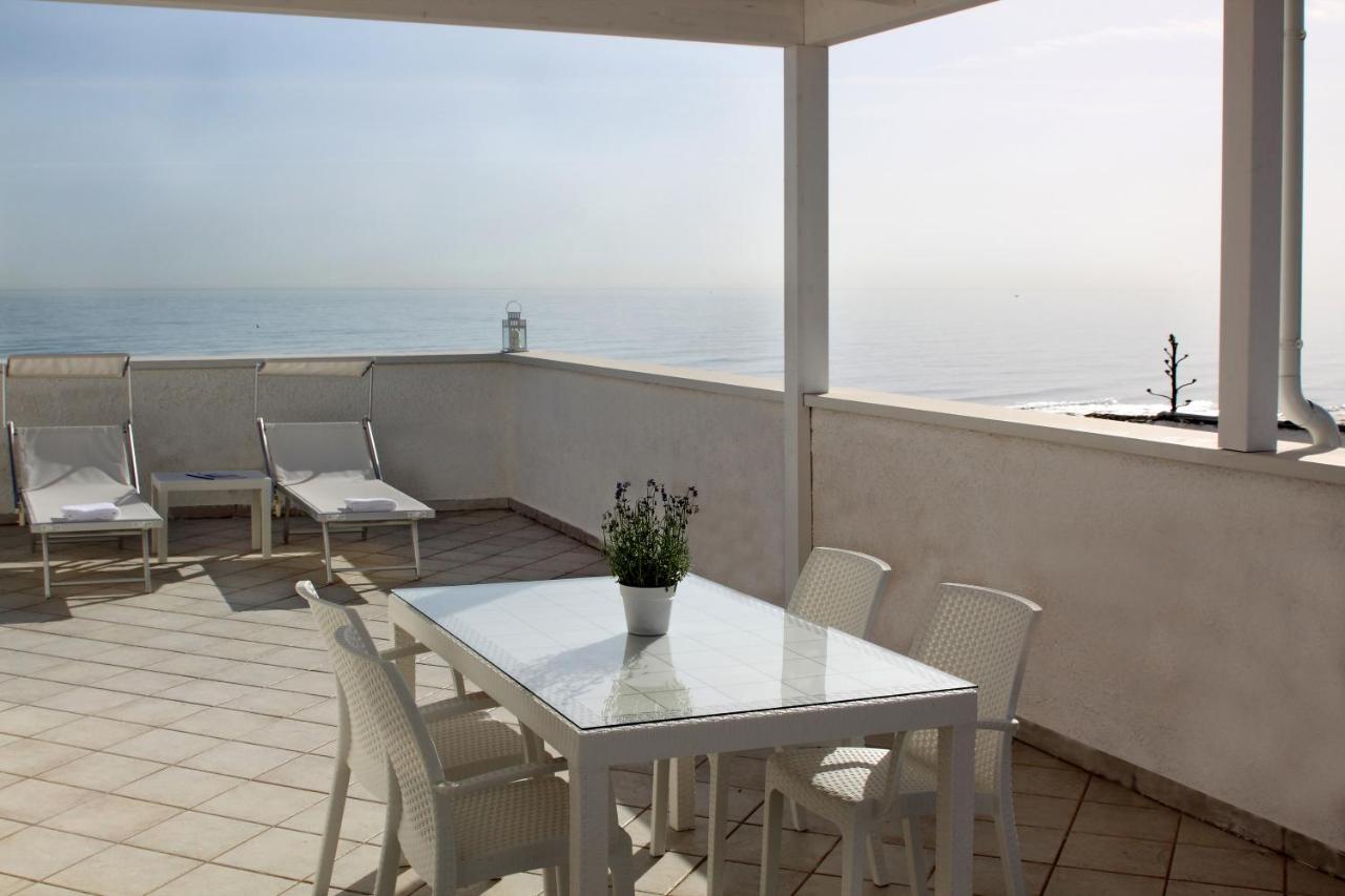 Dimora Grazia In Riva Al Mare Apartment Монополи Екстериор снимка